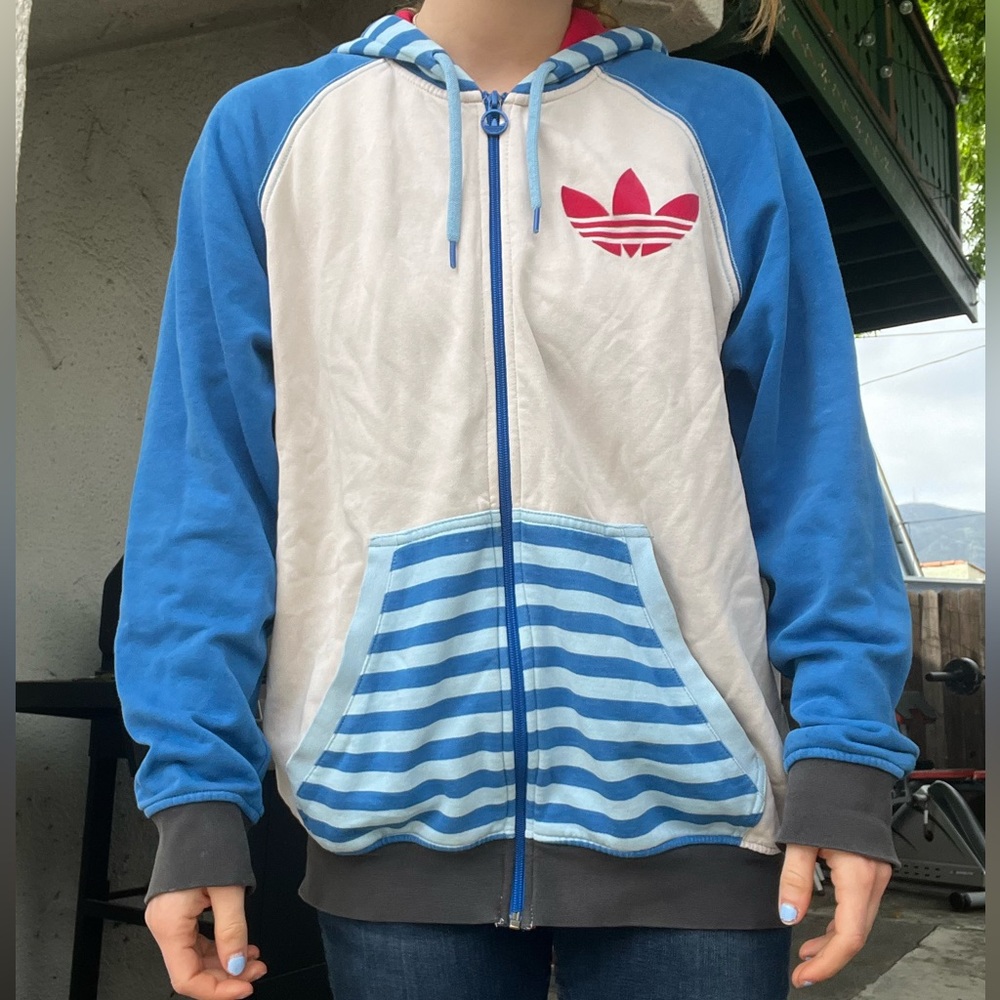 True Vintage Adidas zip up hoodie. Size medium